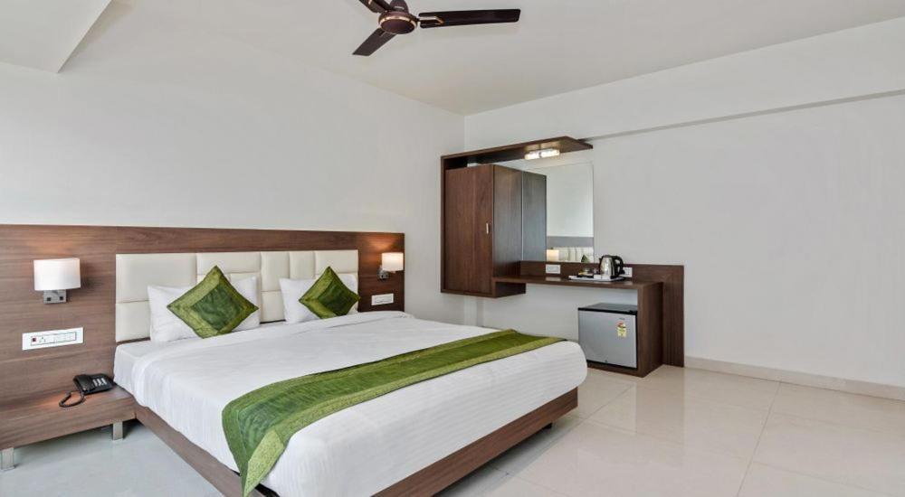Staycation Holiday Navi Mumbai Ngoại thất bức ảnh